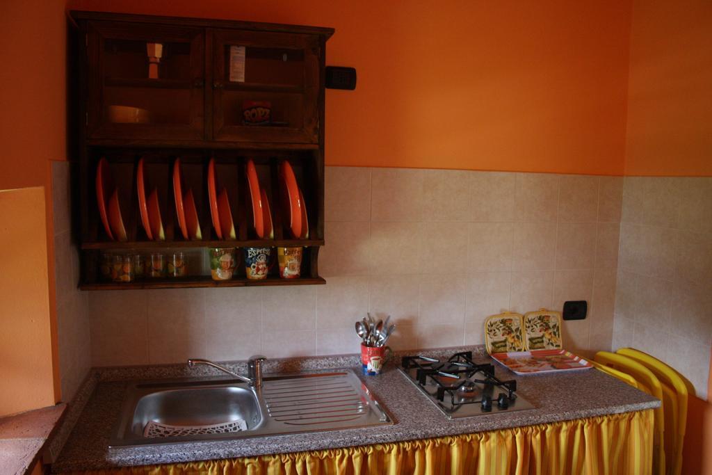 La Collina Dei Franchi Bed & Breakfast Camporgiano Ruang foto